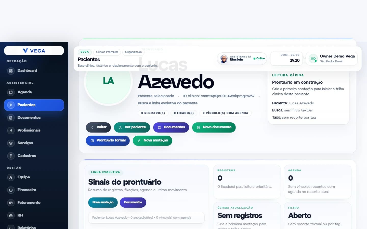 Tela real do prontuário eletrônico do VEGA em um paciente fictício do ambiente de demonstração.